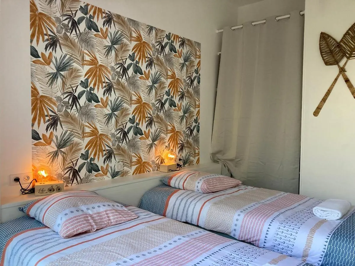 Cabane de pêcheurs avec spa au pied de l'étang Hédé Hébergement de vacances