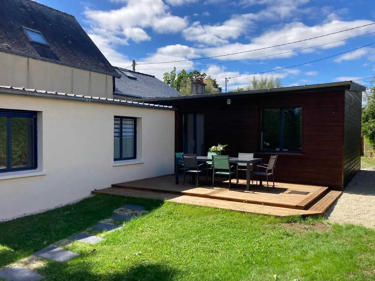 Cabane de pêcheurs avec spa au pied de l'étang Hédé Hébergement de vacances